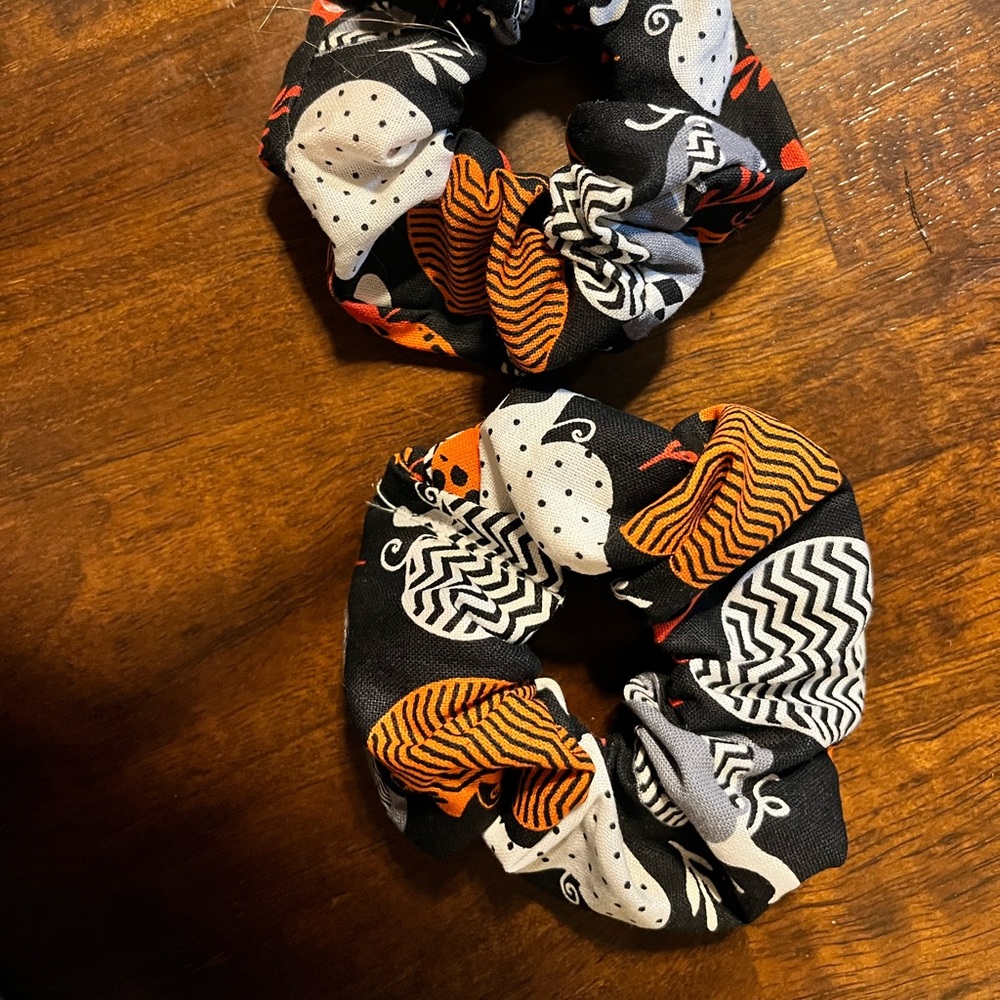 Pumpkin scrunchie